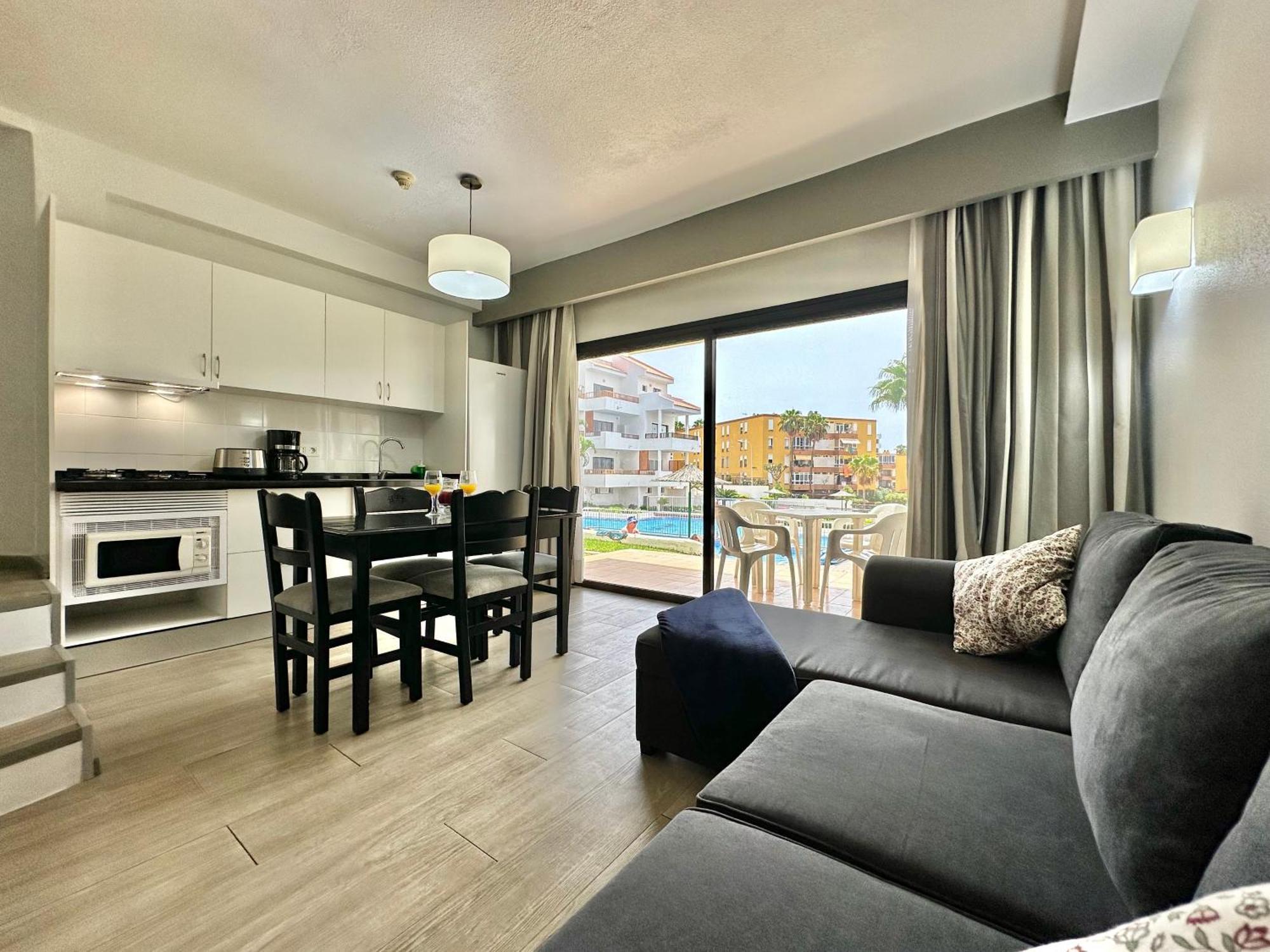 Pool Views Terrace Apartment Los Cristianos  Exterior photo