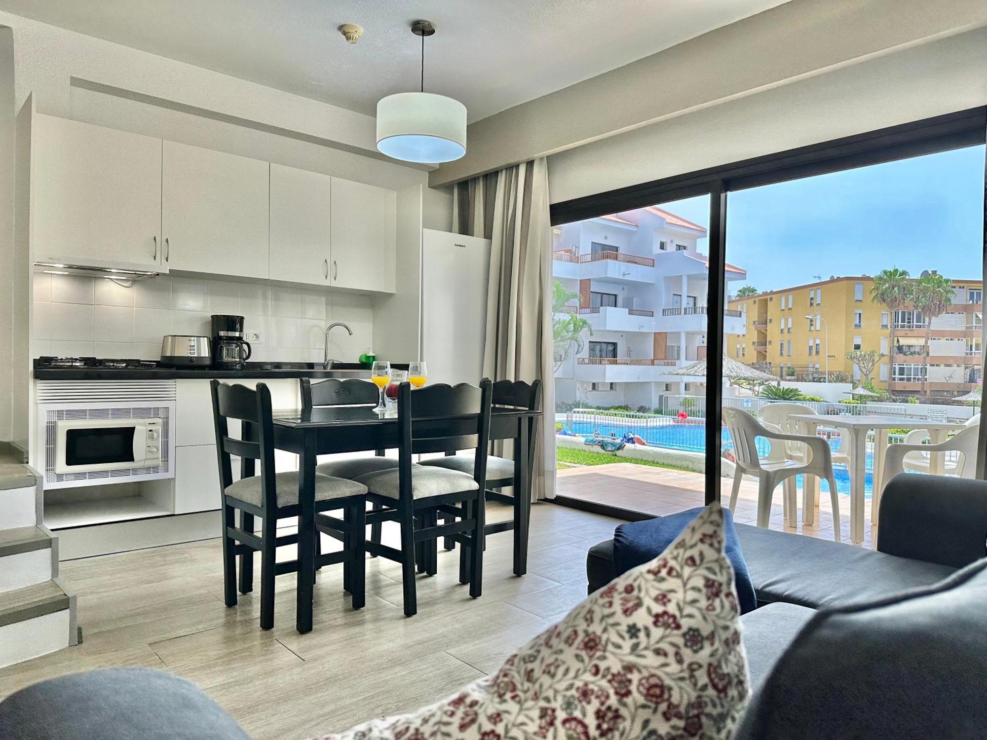 Pool Views Terrace Apartment Los Cristianos  Exterior photo