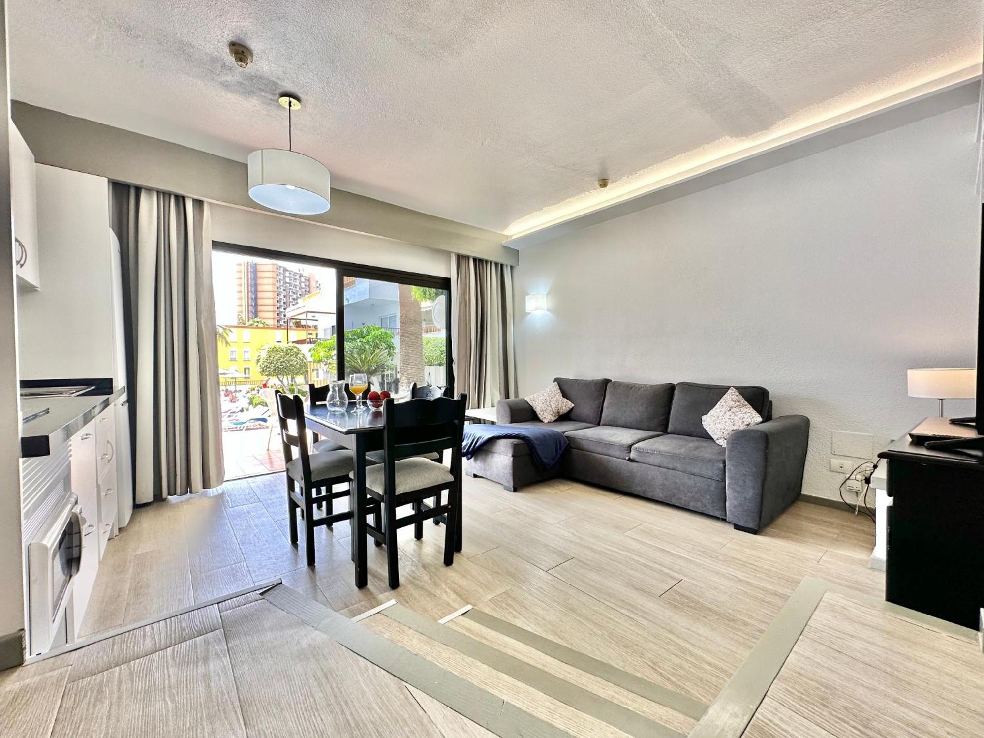 Pool Views Terrace Apartment Los Cristianos  Exterior photo